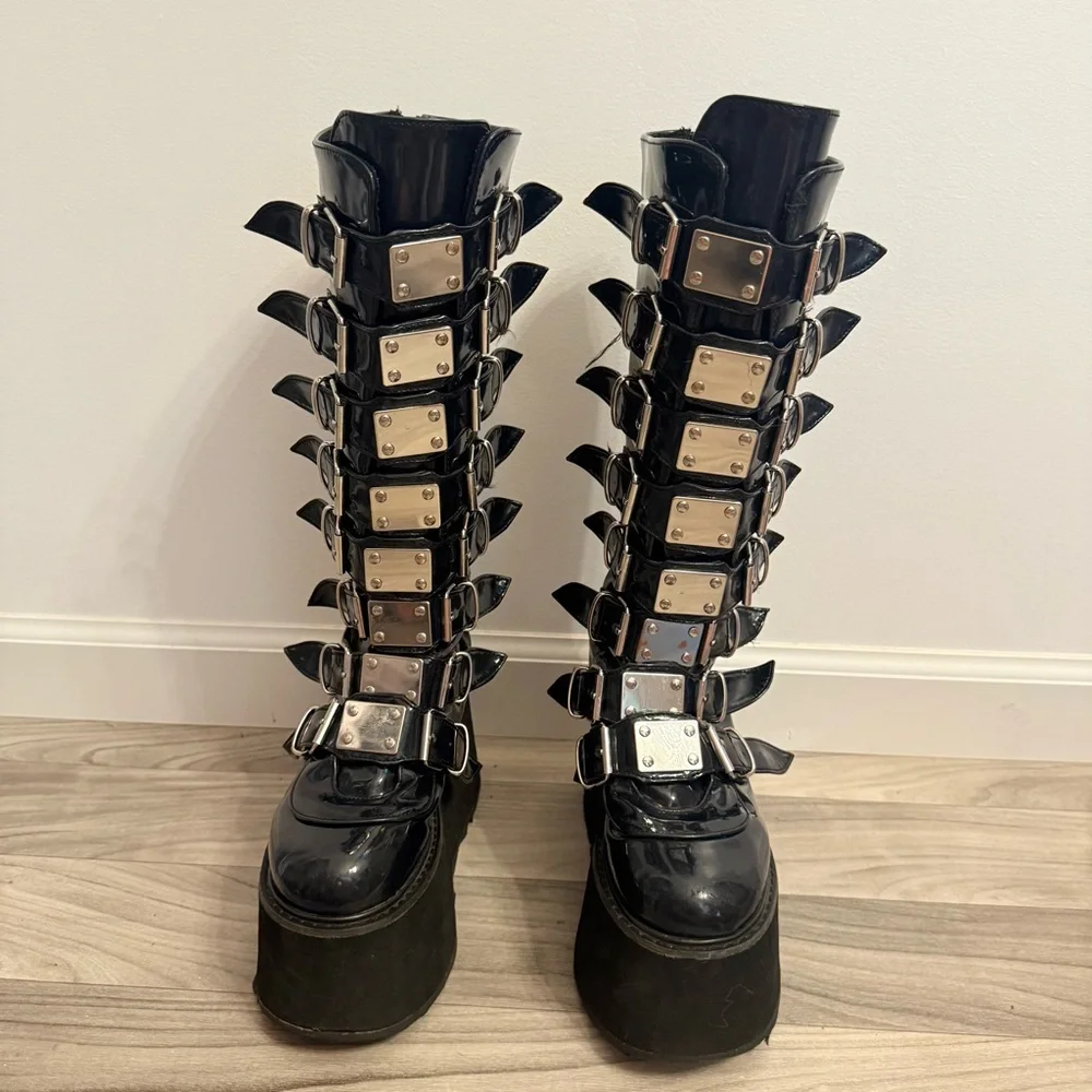 Demonia DAMNED-318 Boots Black Vegan Leather Platform Goth Buckle Boots Size 7